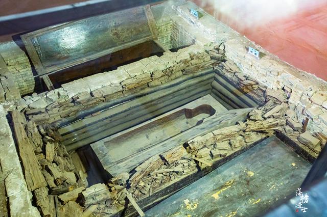 张家口沽源有一座梳妆楼造型独特还是罕见的元代古建筑