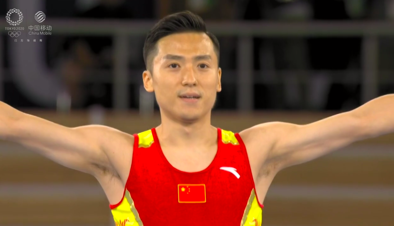 第4次征战董栋获得东京奥运会男子蹦床银牌