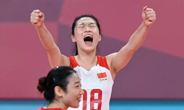 中国女排绽放青春风暴,3:0完胜意大利队,郎平变阵收到奇效!休闲区蓝鸢梦想 - Www.slyday.coM