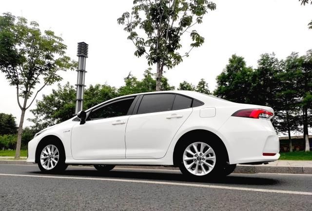 智能化配置横向比拼,第七代伊兰特与卡罗拉谁更出彩?