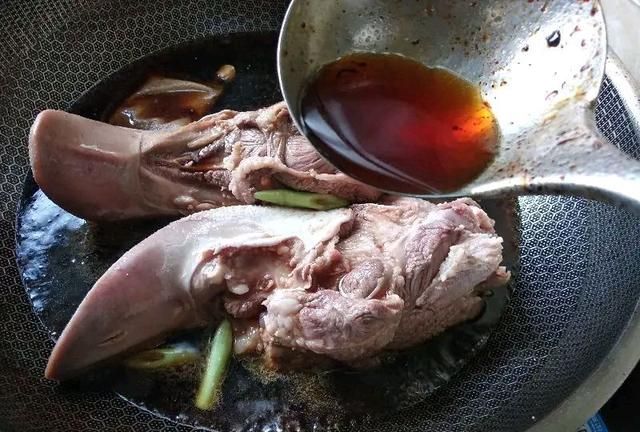 弄了4个菜,老爸:当兵的就爱这菜|老爸|建军节|猪舌头_新浪新闻