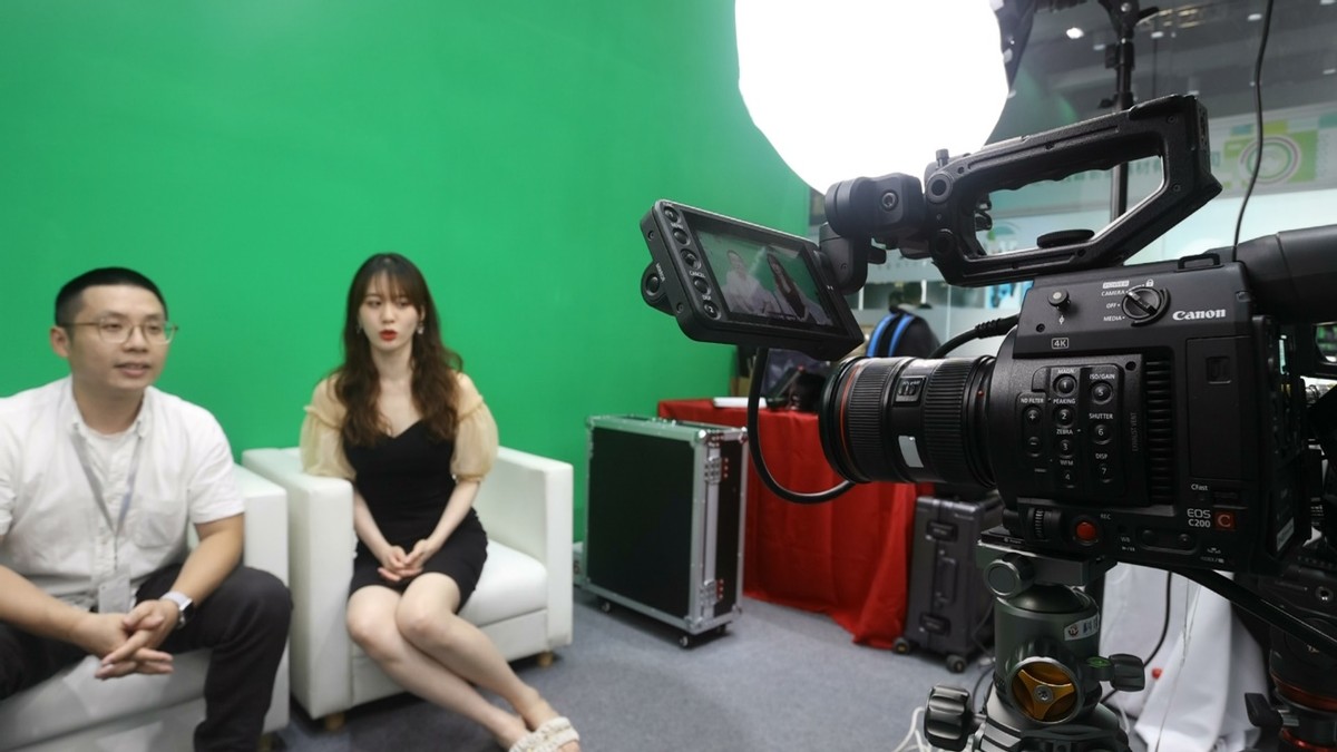 就可以优秀的色彩科学诠释舒适自然的肤色表现随时确认直播画面的状态