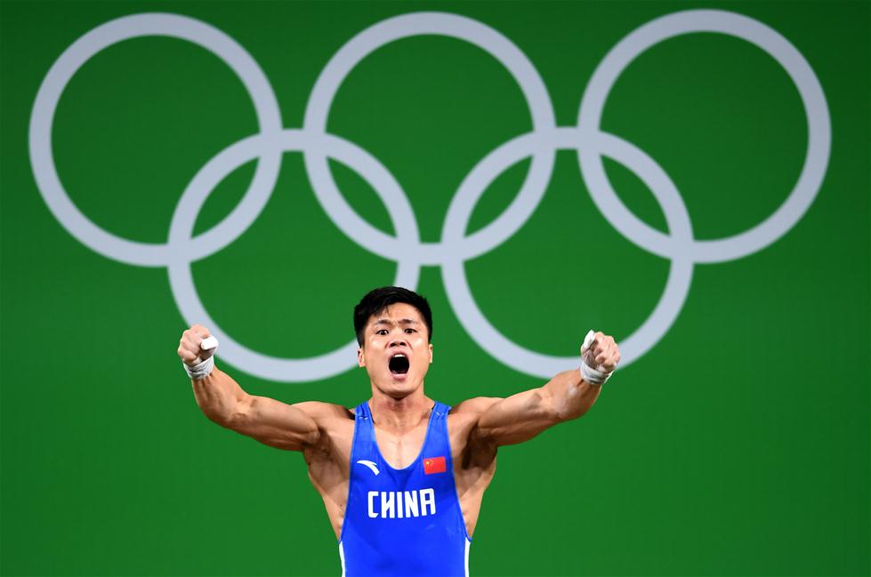 男子举重独揽奥运四金,奖牌总数追平美国|吕小军|中国队|奖牌_新浪