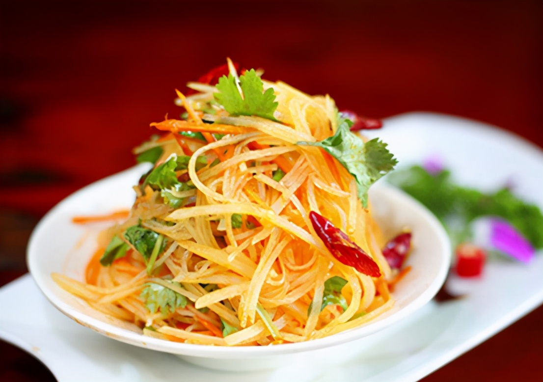 凉拌土豆丝直接焯水是大错多做1步保证不发黑