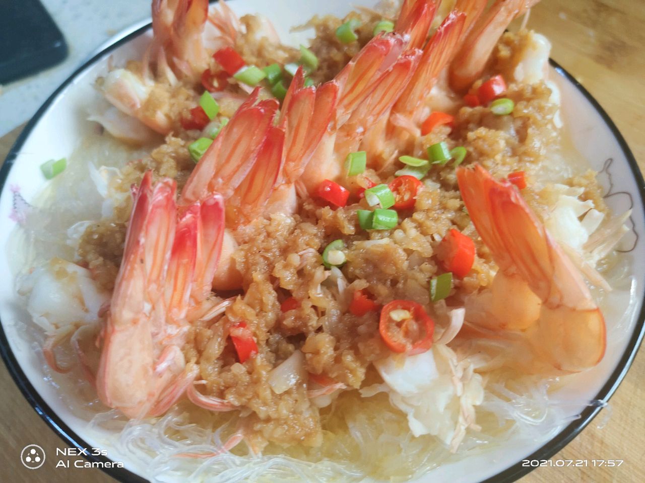 鲜虾的经典做法蒜蓉粉丝开边虾鲜美多汁口感紧实太赞了