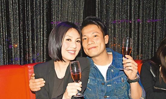 甜蜜丁子高42岁生日大秀合照放闪获老婆杨千嬅送上爱的蛋糕