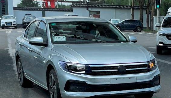 全新前脸造型新款大众宝来谍照曝光