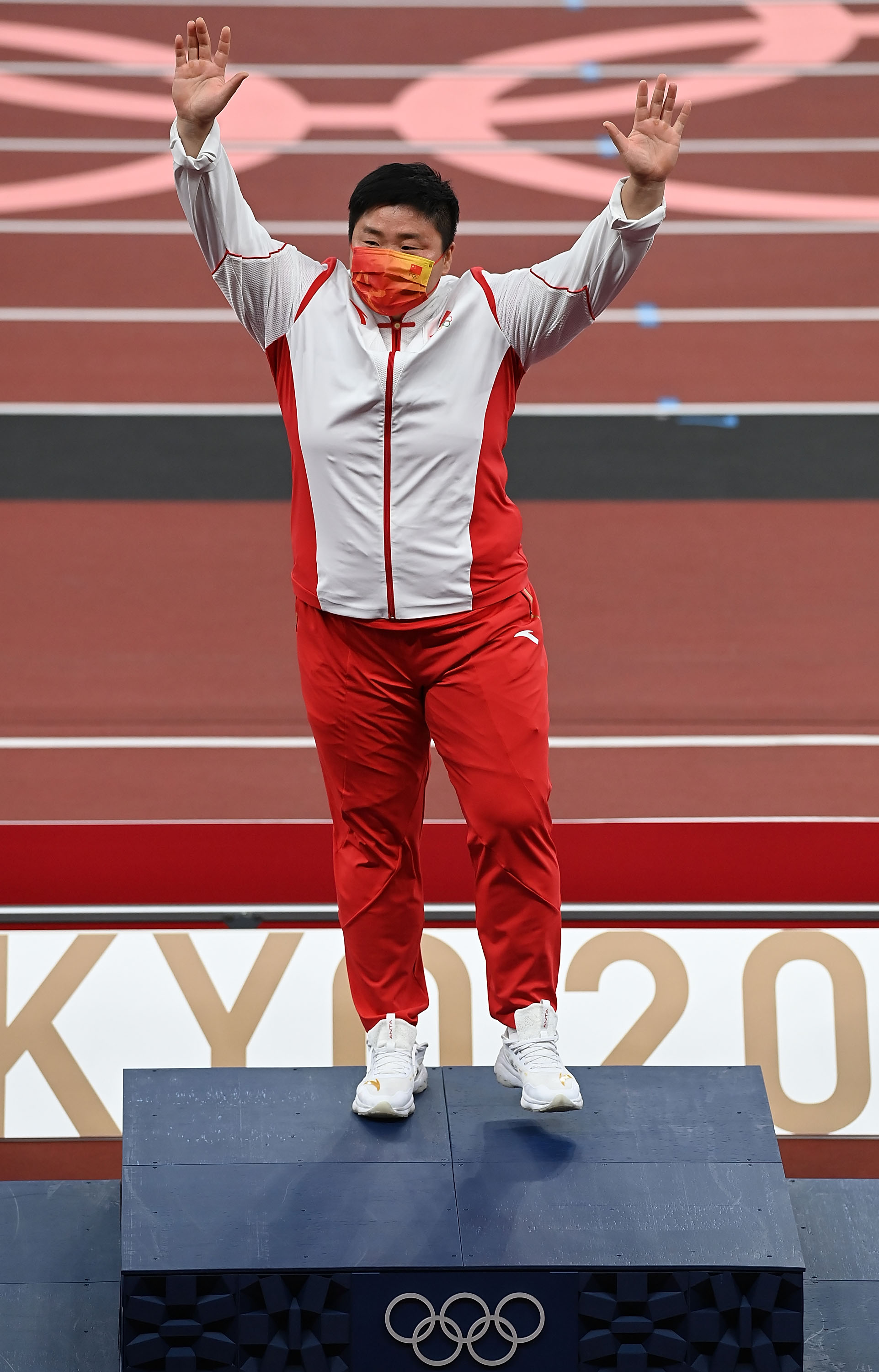 女子铅球巩立姣获得金牌