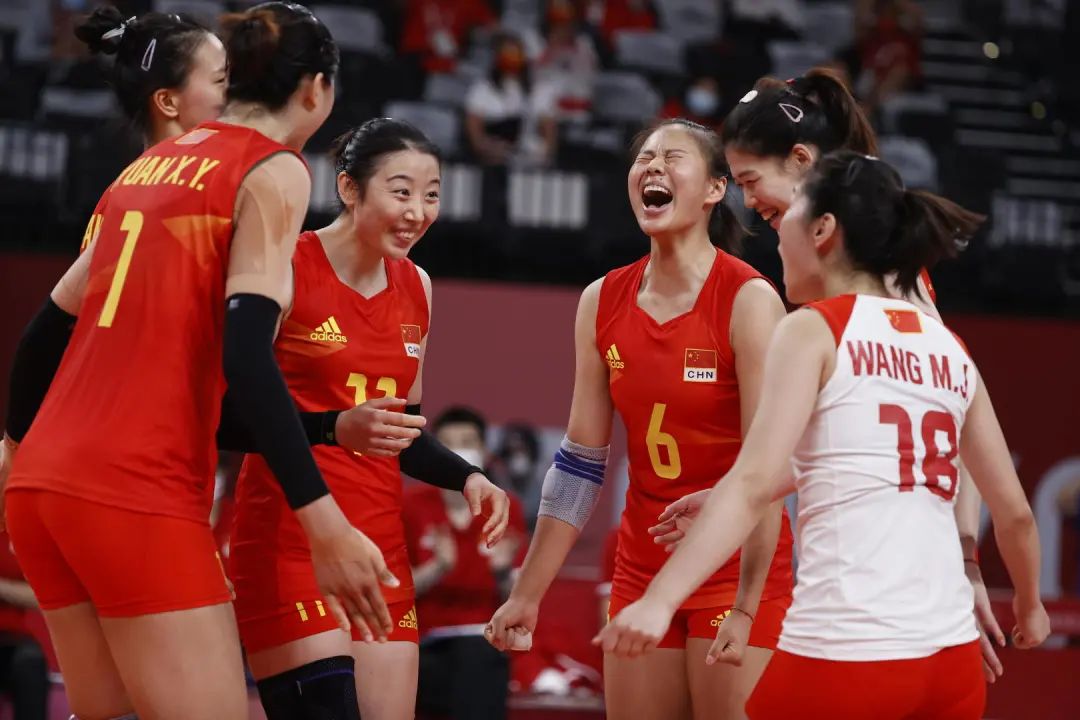 中国女排3比0完胜意大利，赛后连对手都为她们鼓掌休闲区蓝鸢梦想 - Www.slyday.coM