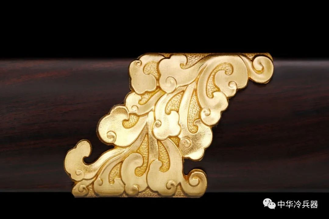 尉迟真金手中的极品宝刀精美霸气的大夏龙雀刀