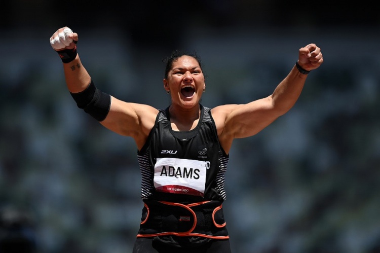 亚当斯姐姐瓦莱丽-亚当斯铅球决赛夺铜 近4届奥运会2金1银1铜