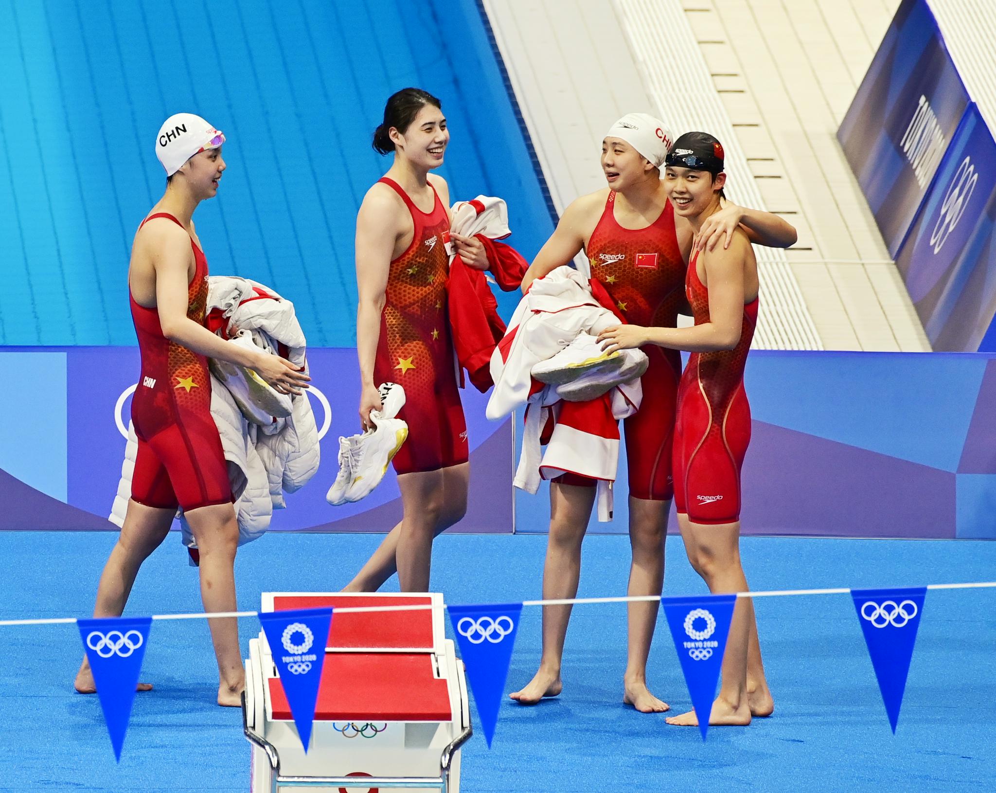 中国游泳接力队有个上海小囡，她在钢琴和游泳中选了后者