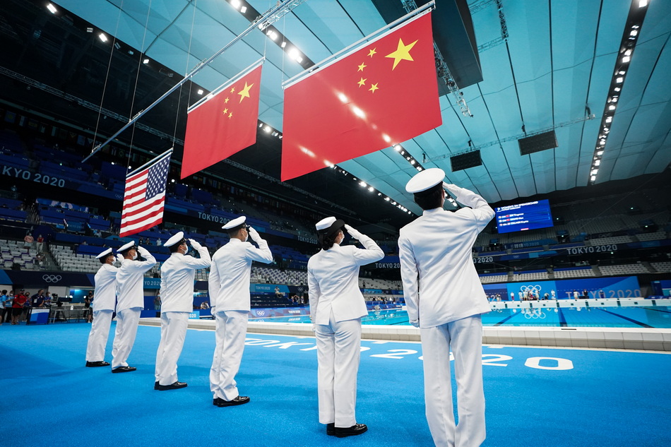 两面五星红旗又一次飘扬在东京奥运赛场