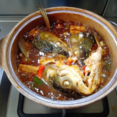 砂锅炖鱼头