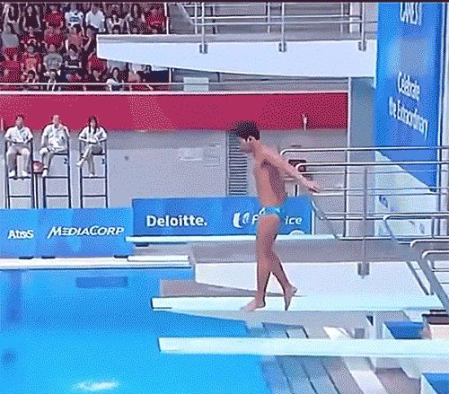 黄子韬还学过跳水?他跳得比不少奥运会上“炸鱼”的选手差啊!休闲区蓝鸢梦想 - Www.slyday.coM 黄子韬还学过跳水?他跳得比不少奥运会上“炸鱼”的选手差啊!休闲区蓝鸢梦想 - Www.slyday.coM