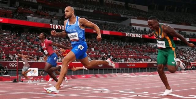 雅各布斯和苏炳添分别创造欧亚纪录!休斯因抢跑向公众致歉!