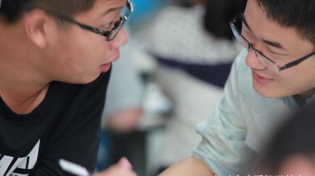 孩子考上本科大学,亲戚却劝其复读一年?看完校名后才懂休闲区蓝鸢梦想 - Www.slyday.coM