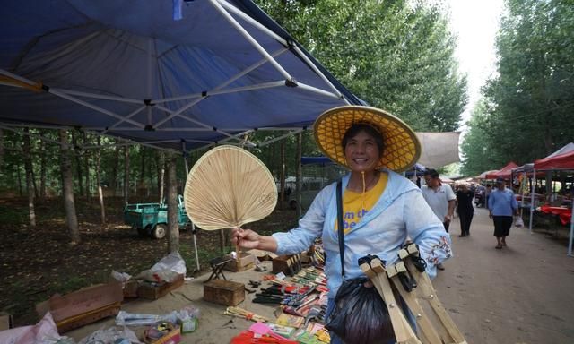 猫言喵语有爱的蒲扇