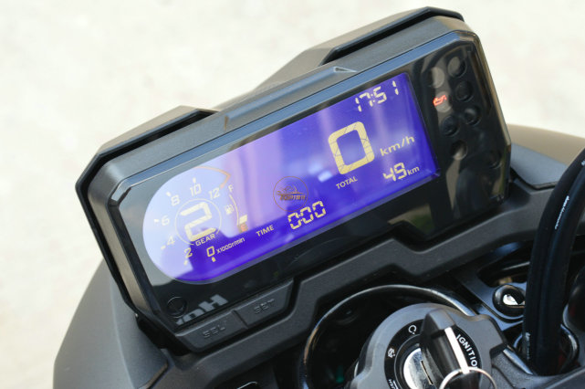 新晋性价比神车 本田cb400f初体验 动力平顺操控灵活 真香!