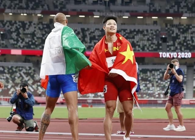 苏炳添9秒83诠释亚洲速度,刘翔:封神!日媒:中日并列第一休闲区蓝鸢梦想 - Www.slyday.coM 苏炳添9秒83诠释亚洲速度,刘翔:封神!日媒:中日并列第一休闲区蓝鸢梦想 - Www.slyday.coM