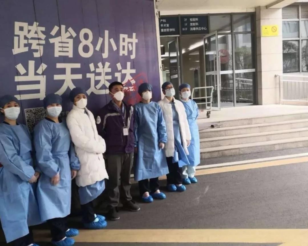 【给力】披“星”戴“越”一诺定达跨越承运鸿星尔克救援物资抵郑休闲区蓝鸢梦想 - Www.slyday.coM