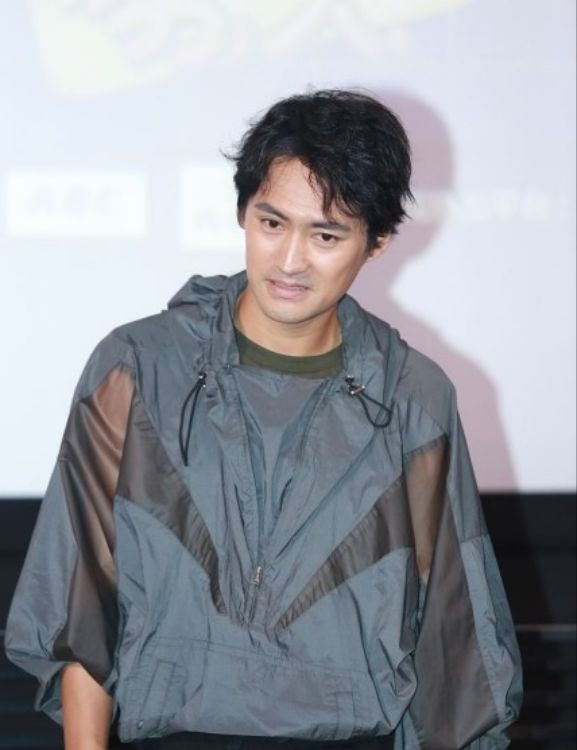 二婚也幸福袁弘张歆艺两人穿搭默契举止中是藏不住的恩爱