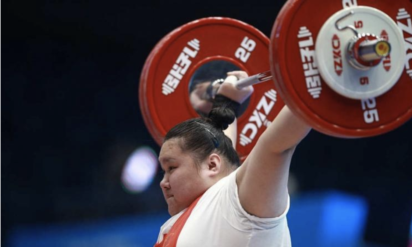 中国第29金李雯雯创造3个奥运纪录拿下女举87公斤级冠军