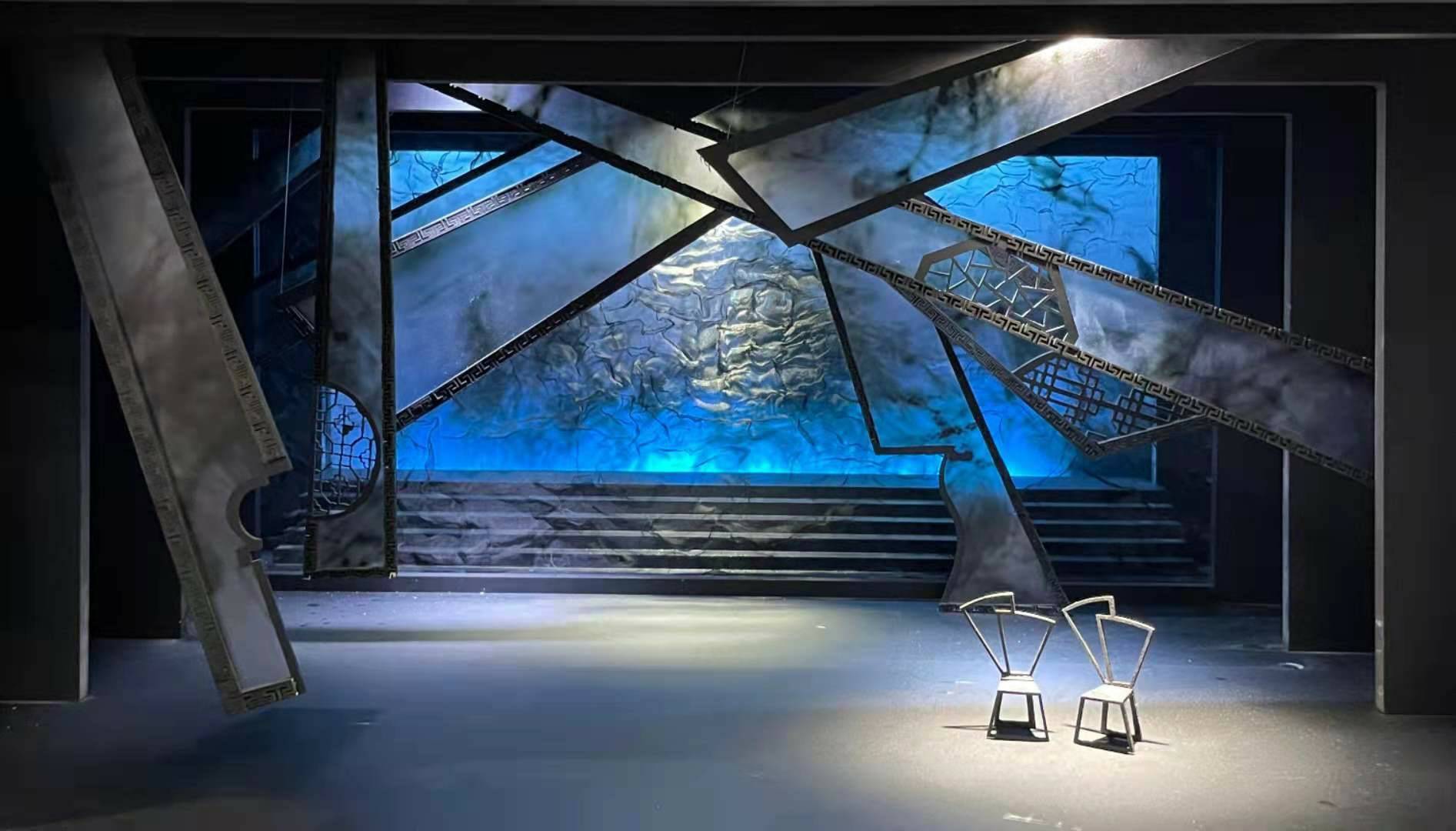 著名舞台美术设计师边文彤亮相第四届中国舞台美术展