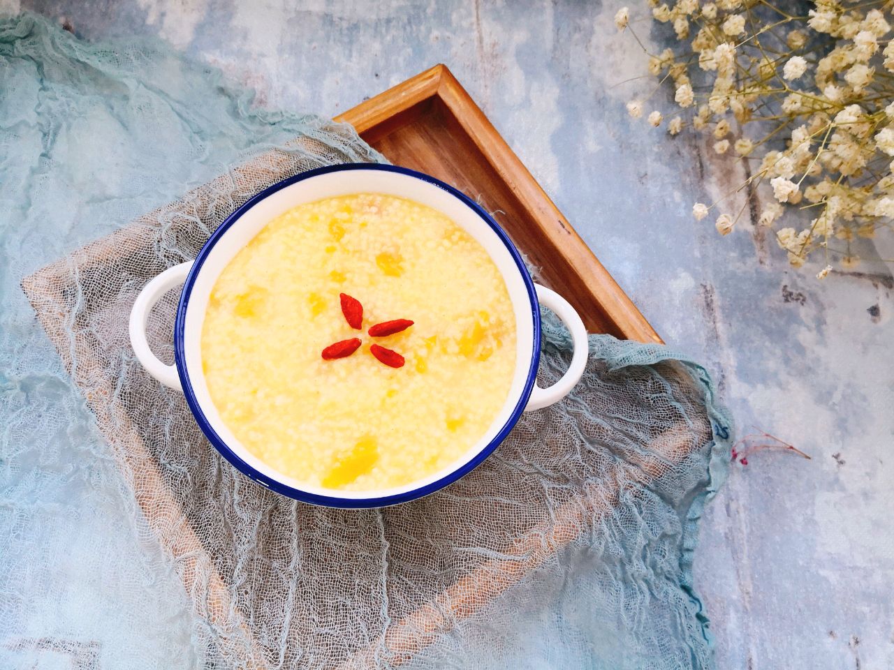 来一碗小米红薯粥香味浓郁营养丰富制作简单还好吃