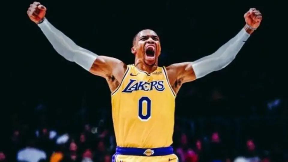 作为当年叱咤风云的雷霆三少为何他们先后都走上了抱团的道路呢？休闲区蓝鸢梦想 - Www.slyday.coM