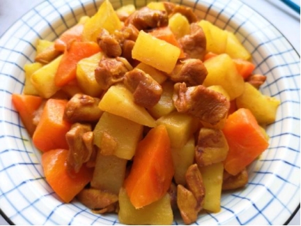 简单好吃的咖喱鸡肉土豆不知道吃什么的时候就吃它超香
