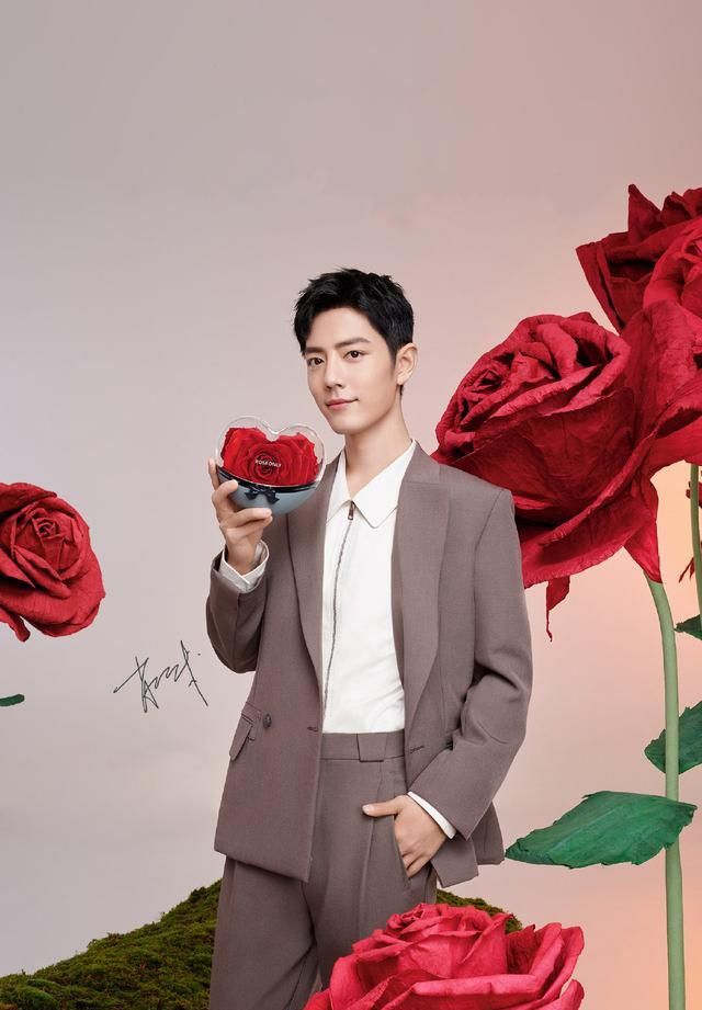 七夕将近惊喜连连,肖战新图上线,皇冠大战开幕,最终花落谁家