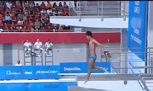 黄子韬还学过跳水?他跳得比不少奥运会上“炸鱼”的选手差啊!休闲区蓝鸢梦想 - Www.slyday.coM 黄子韬还学过跳水?他跳得比不少奥运会上“炸鱼”的选手差啊!休闲区蓝鸢梦想 - Www.slyday.coM