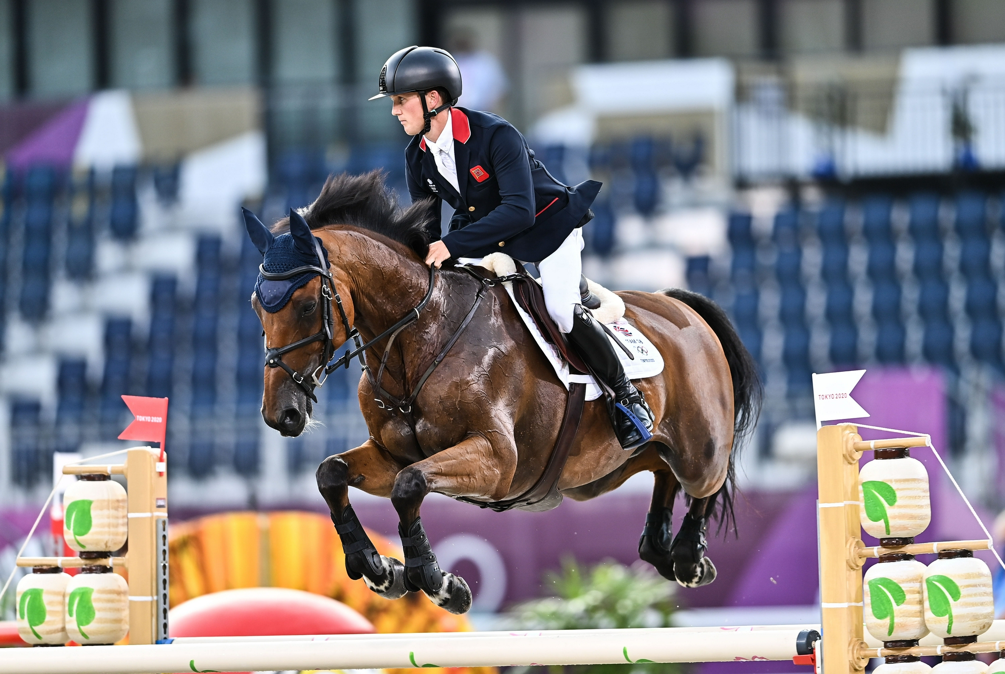 马术——马术三项团体:英国队夺冠