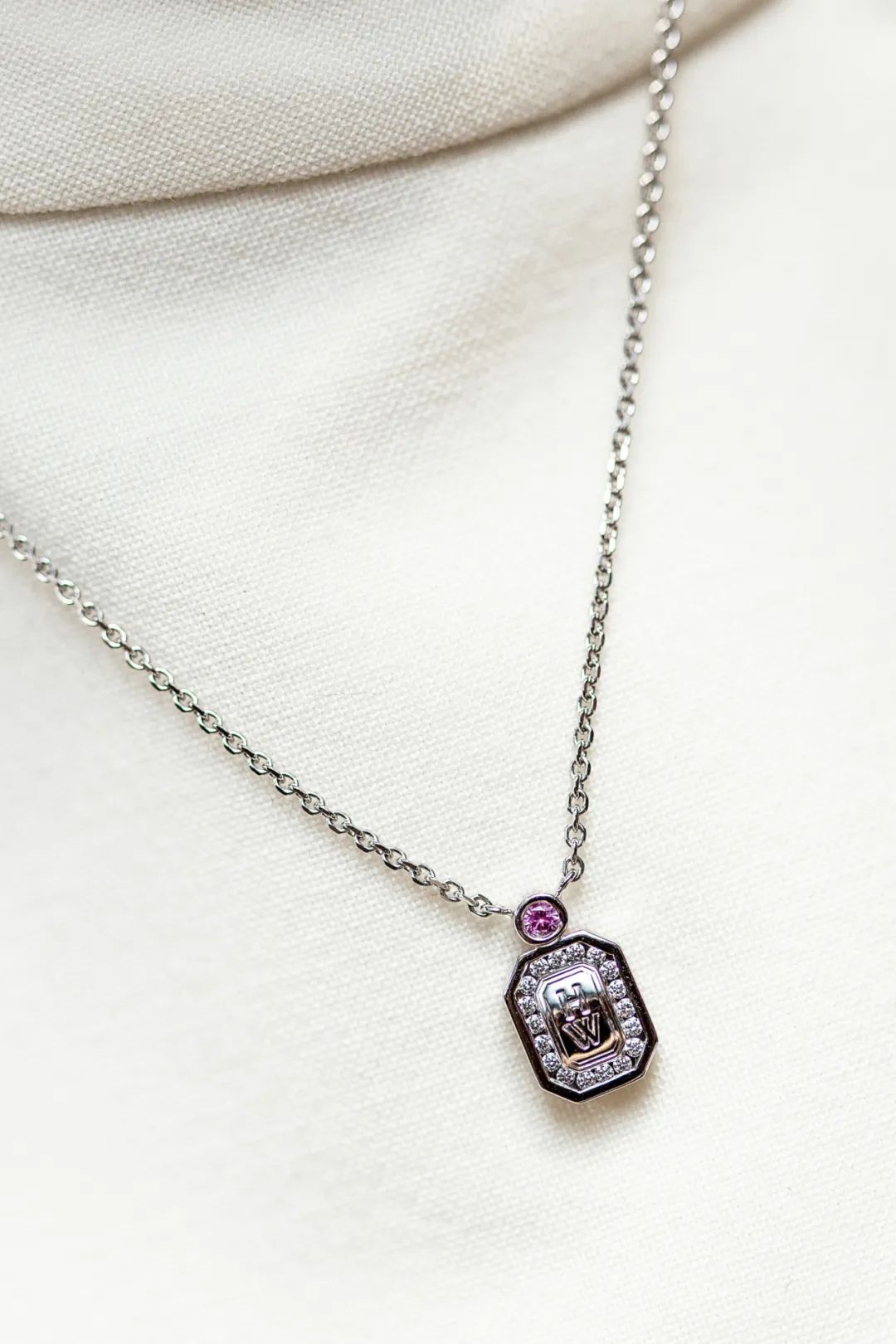 harrywinston凭什么是钻石之王懂行的人一定会选这个