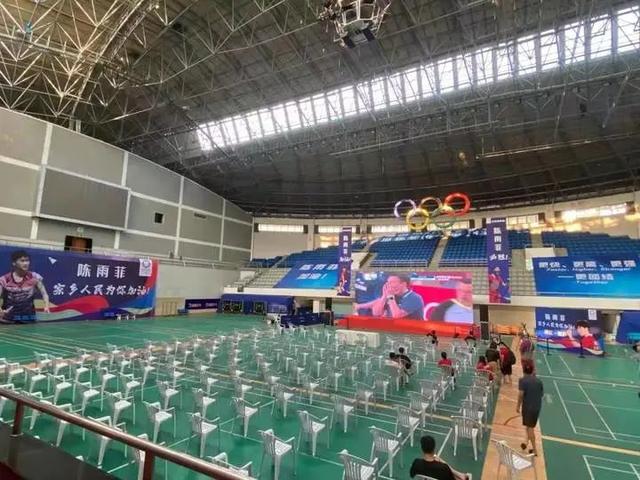 女儿夺金！陈雨菲妈妈却不敢看直播，在车上躲了半场比赛休闲区蓝鸢梦想 - Www.slyday.coM