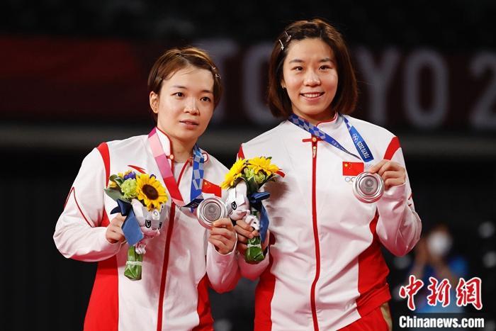 陈清晨 贾一凡获羽毛球女双亚军寄望巴黎奥运 手机新浪网