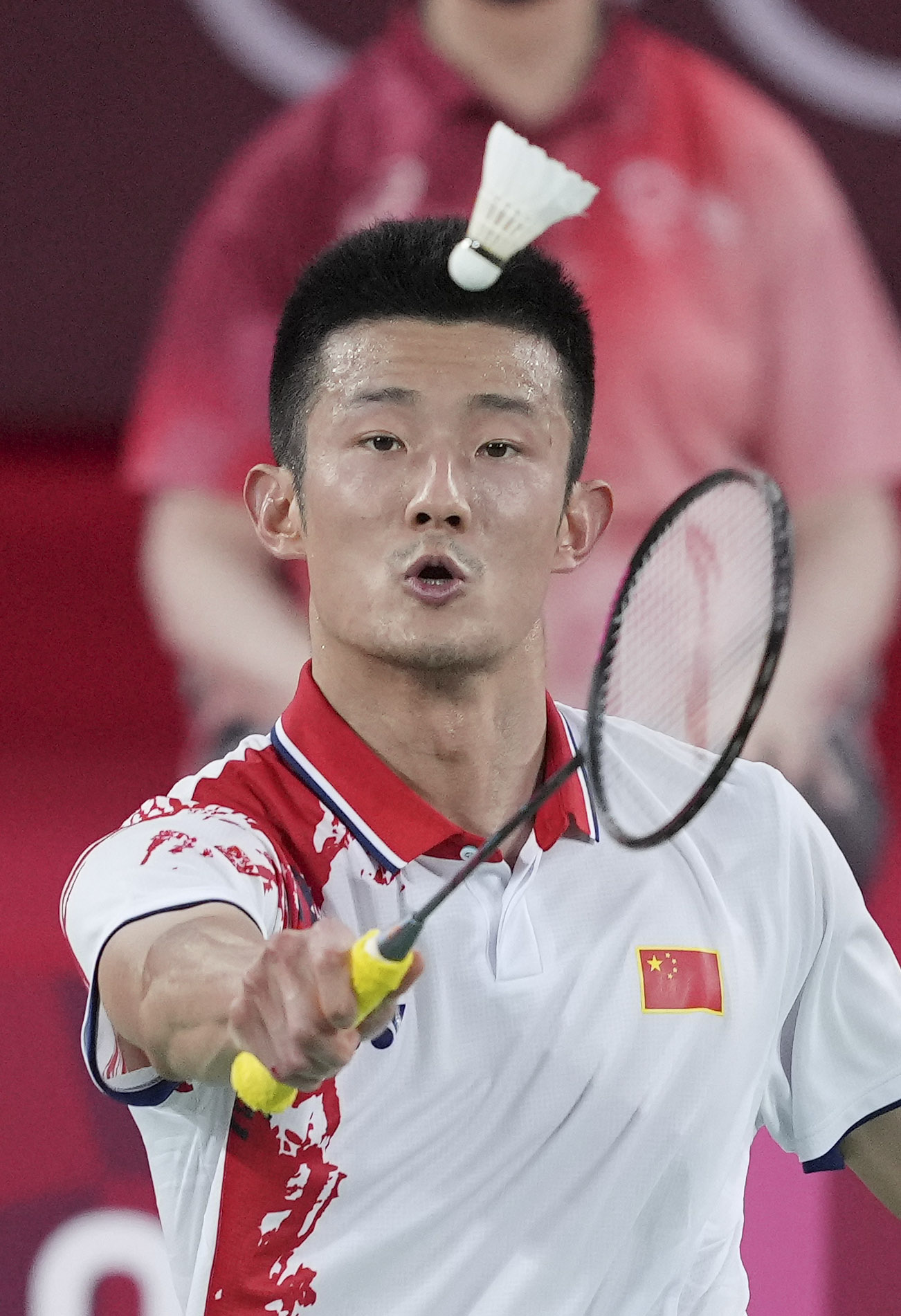 当日,在东京奥运会羽毛球男子单打决赛中,中国选手谌龙不敌丹麦阎手