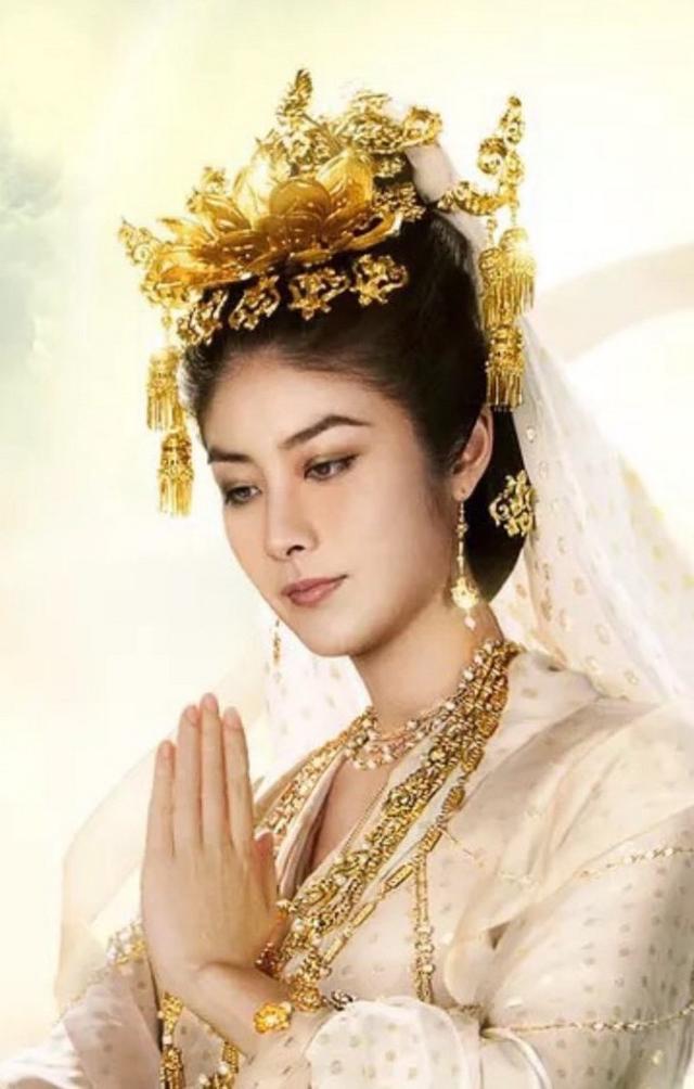 49岁女神陈慧琳献唱新剧主题歌,网友惊呼岁月还可以是美容刀