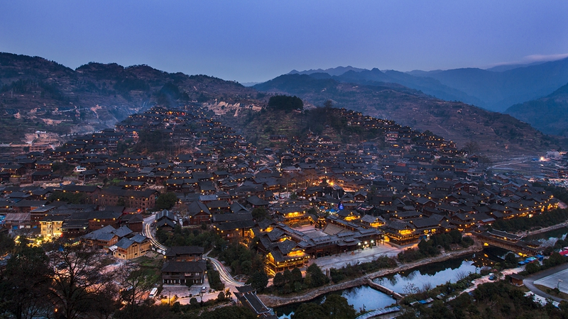 西江千户苗寨夜景.(央广网发 视觉中国供图)
