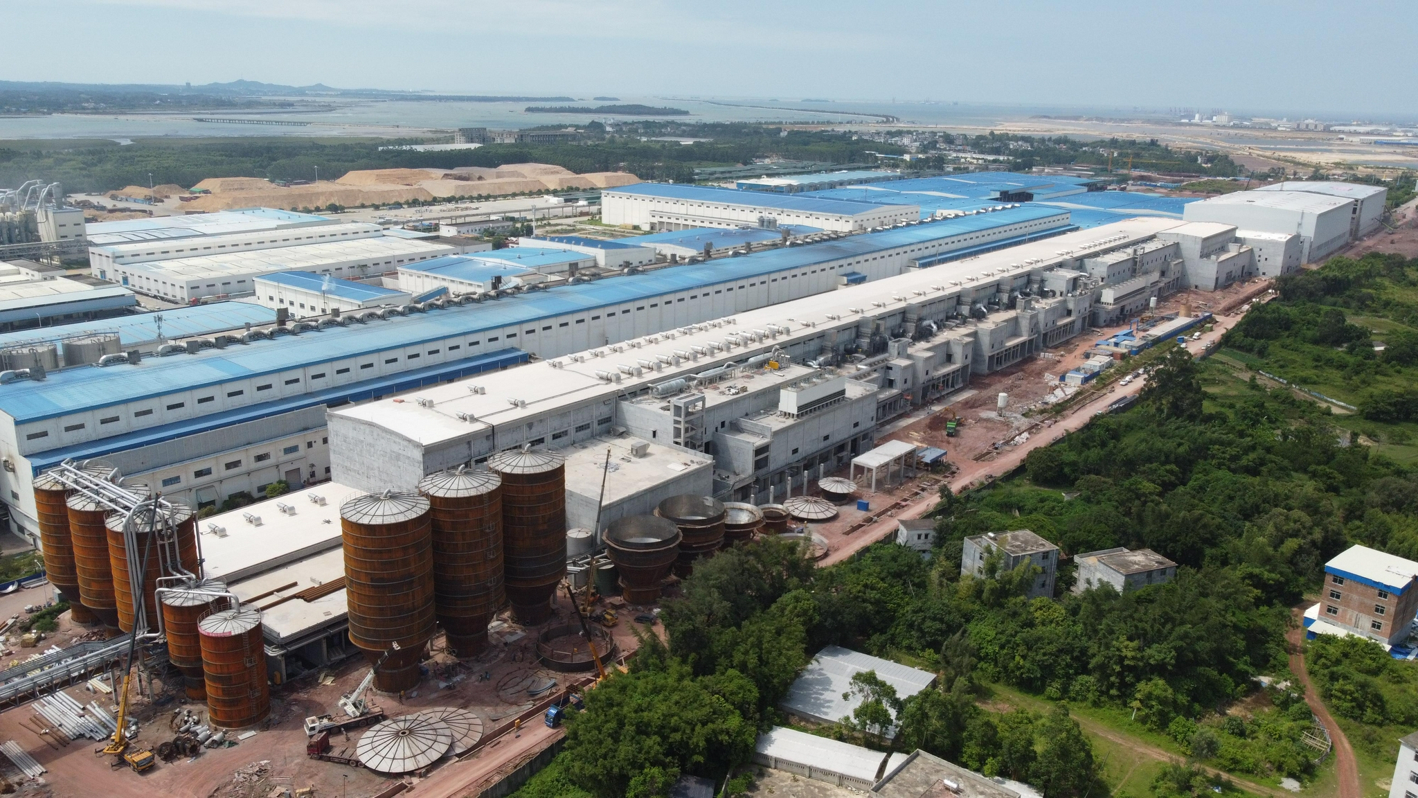 钦州港片区企业上榜中国轻工业百强__财经头条