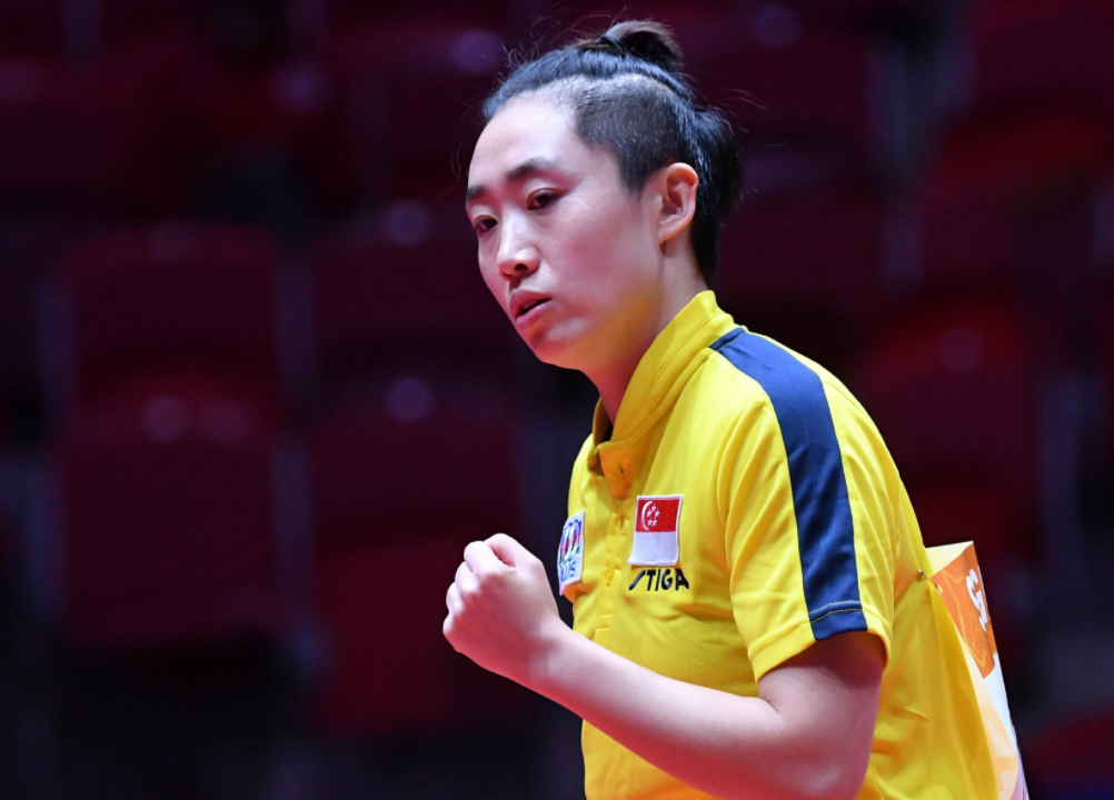 霸气孙颖莎横扫大14岁冯天薇单局只让对手拿3分团宠发威