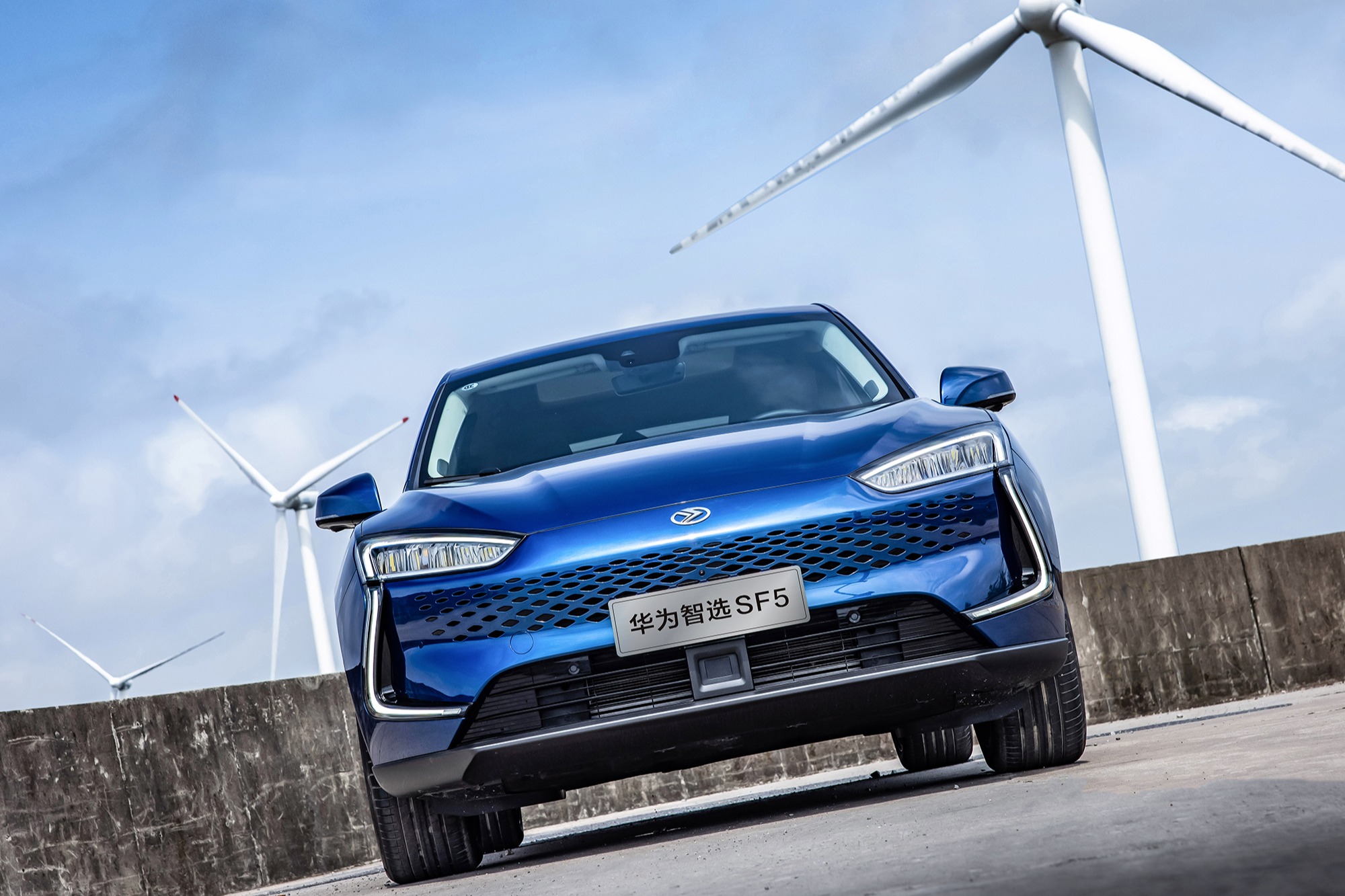 头顶光环,金康赛力斯sf5能突围吗?-新浪汽车