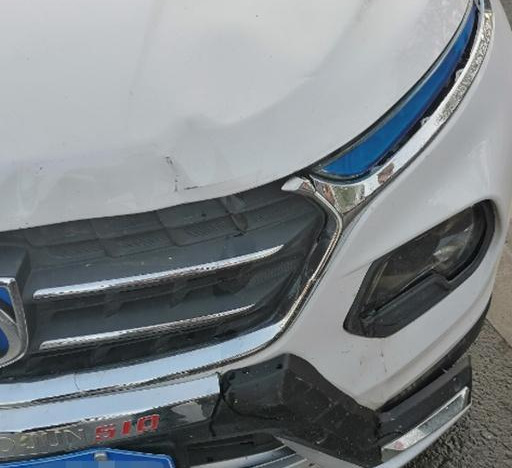 宝骏510遭前四后八追尾,看到车损图片后,网友:比日系车好多了