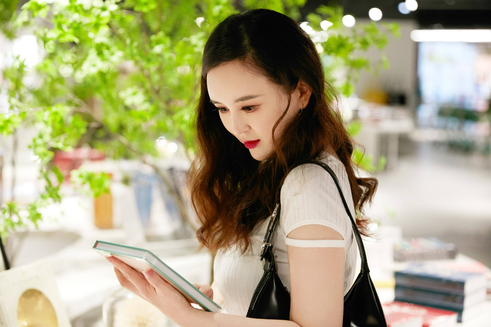 刘竞导演眉睫浅浅,似蝶飞花写真特辑