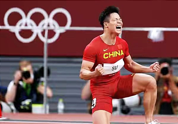 9秒83创历史,苏炳添一边备战一边写论文,优秀的人一直在努力休闲区蓝鸢梦想 - Www.slyday.coM