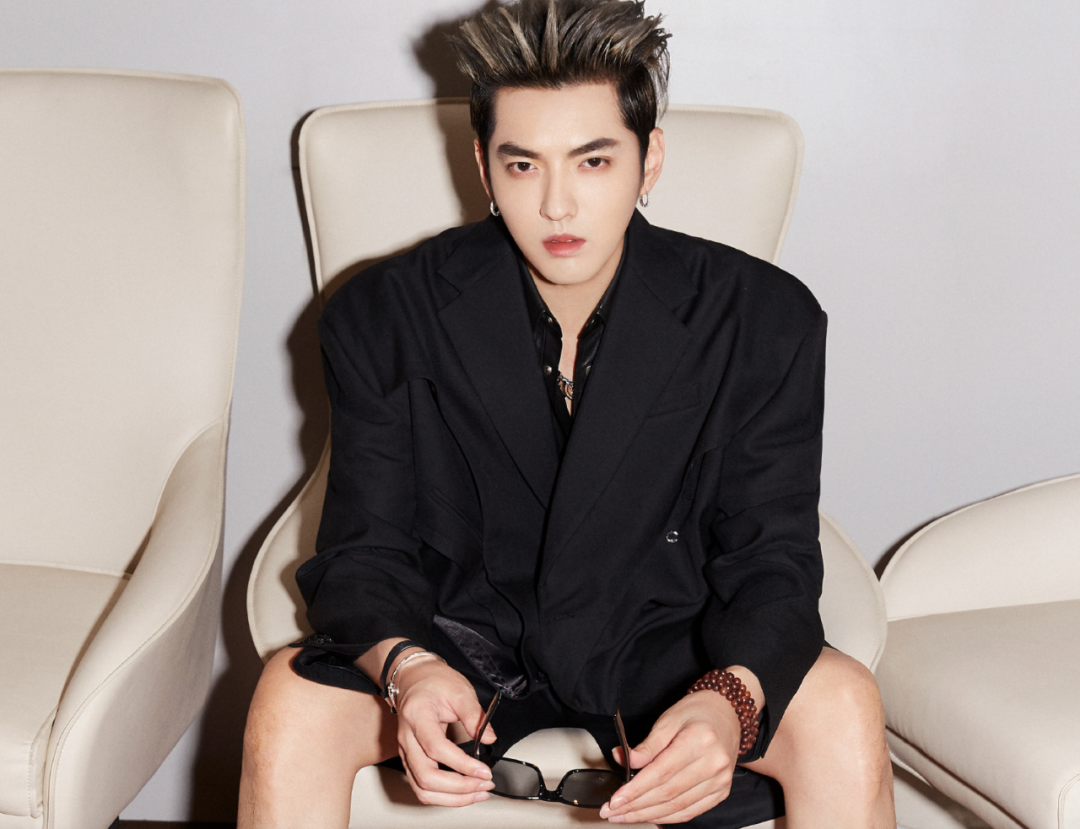 黄磊多次点赞吴亦凡相关微博!当初吴亦凡《向往》的表现就惹人烦