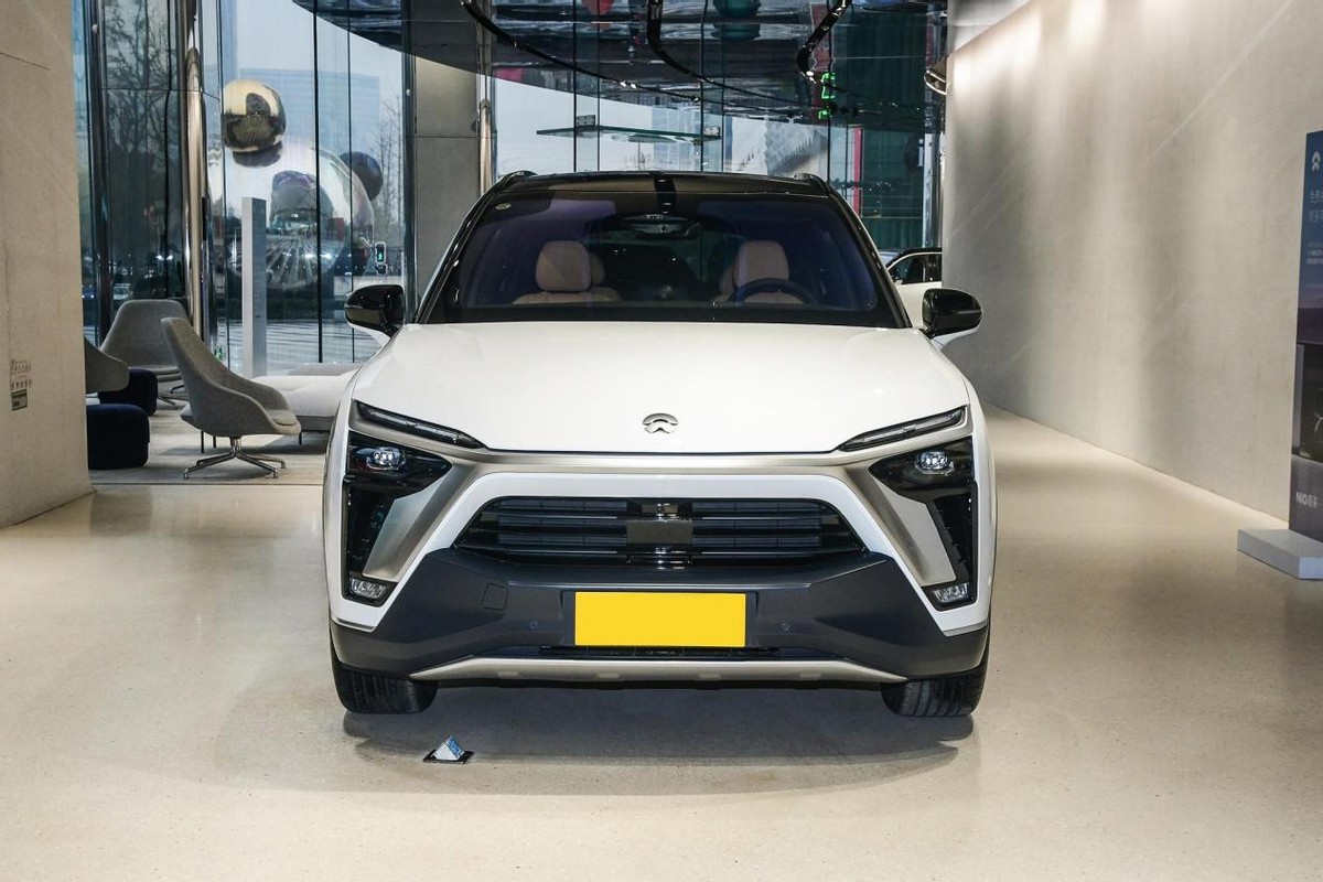 80万起售,蔚来es8到底算不算是一台豪车?-新浪汽车