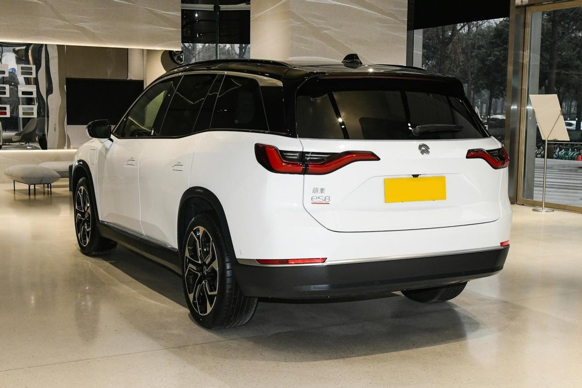 80万起售,蔚来es8到底算不算是一台豪车?