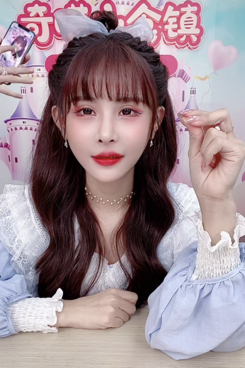 快手迎来夺金特卖季 主播猫妹妹携师傅辛巴满足您的味